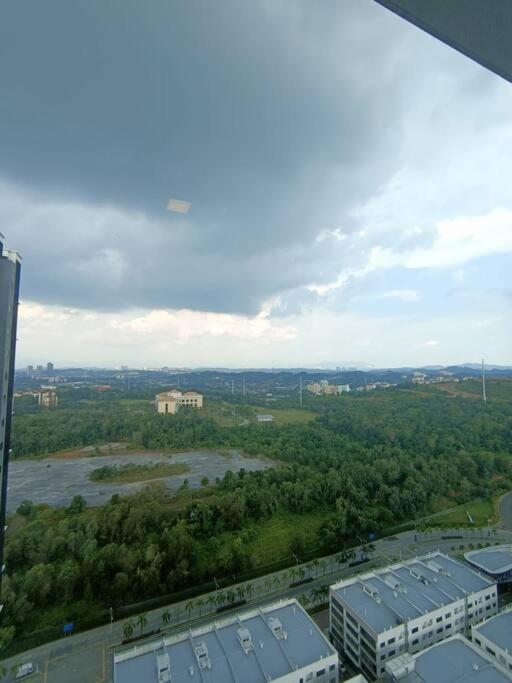 Conezion, Nice View, Beside Ioi City Mall, Opposite Hospital Serdang, Beside Uniteen And Upm, Putrajaya Kültér fotó